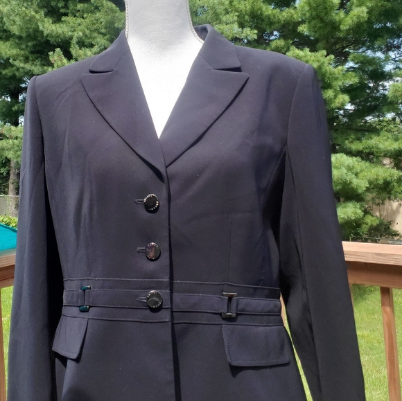 Tahari black blazer 3 button 12 petite - Picture 1 of 11